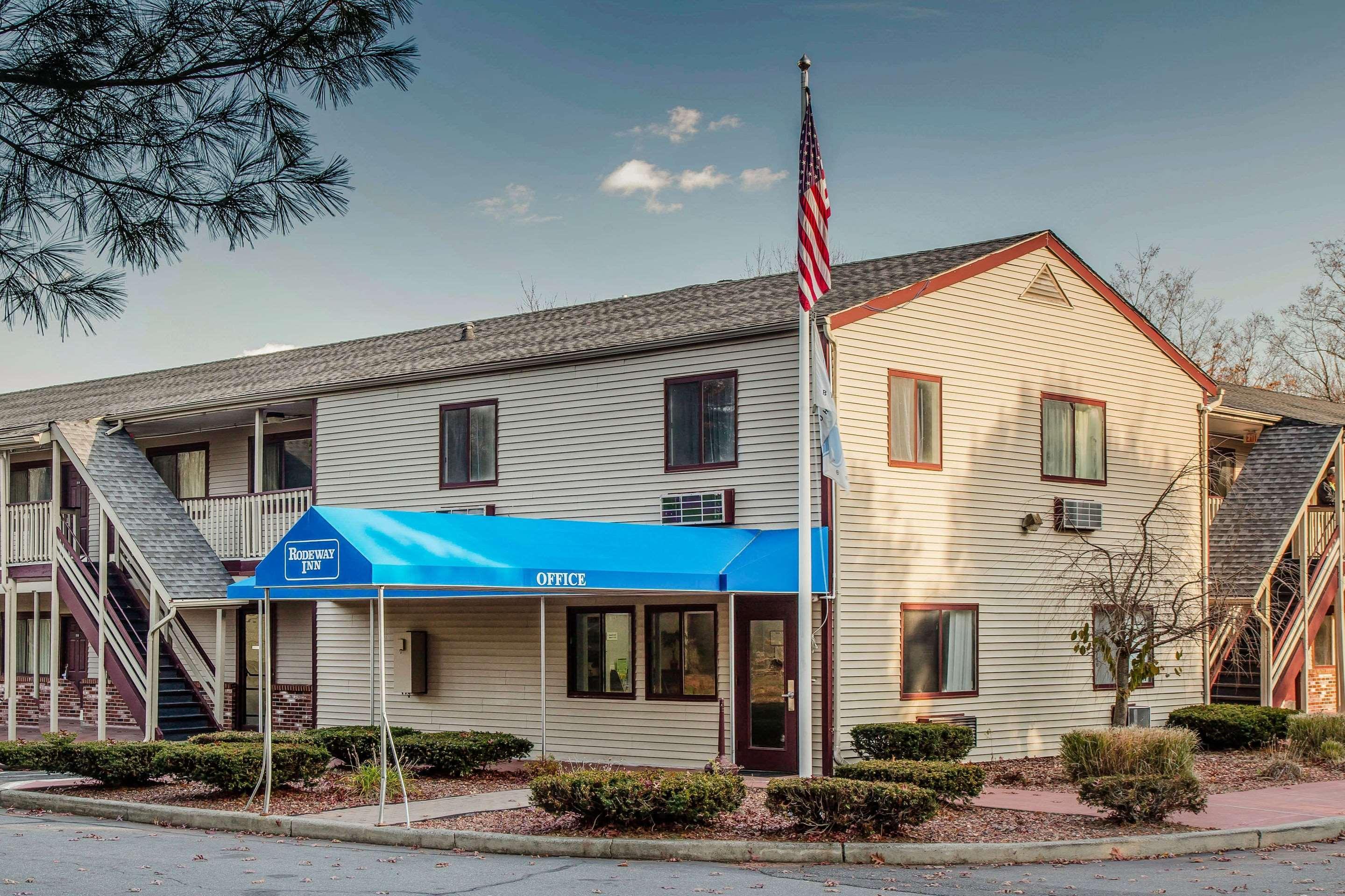 Rodeway Inn Groton Exterior photo