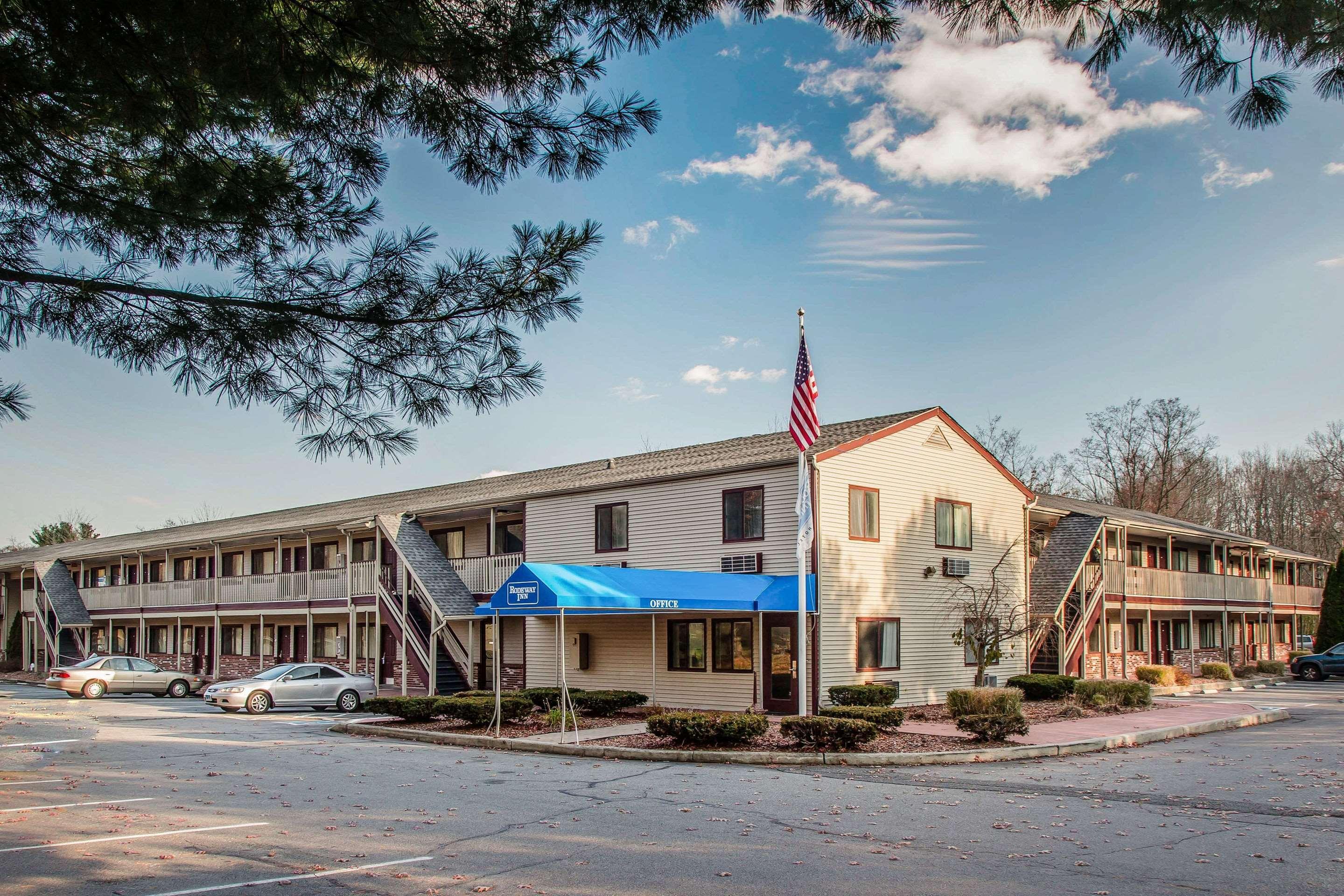 Rodeway Inn Groton Exterior photo